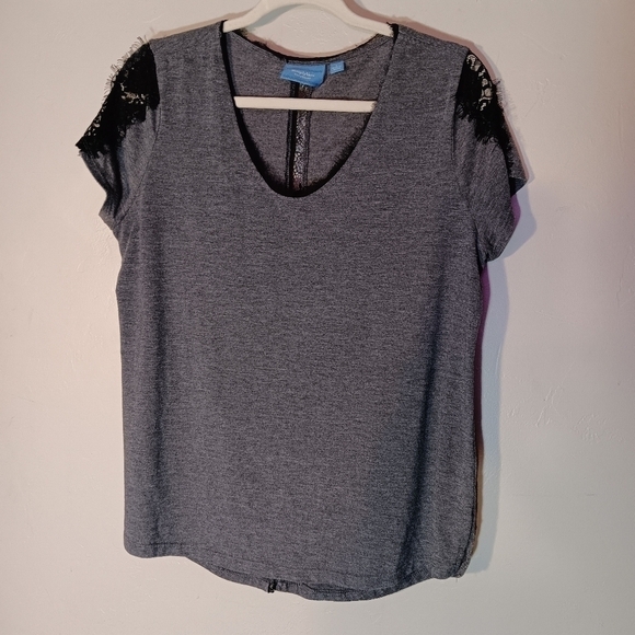 Simply Vera Vera Wang Tops - Simply Vera grey black lace top sz L